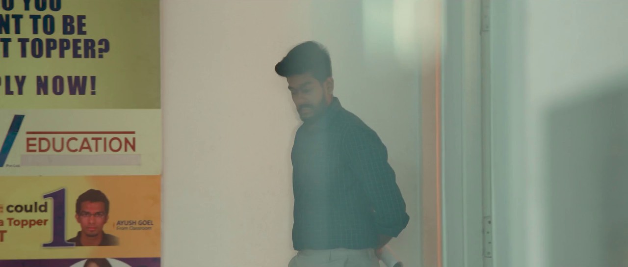 Selfie (2022) WEBRip Hindi + Tamil 1080p x264 AVC HE-AAC 5.1 ESub.mkv.0001